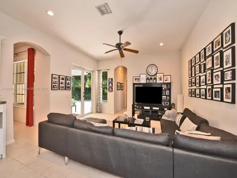 1995 Harbor View Circle Weston FL 33327