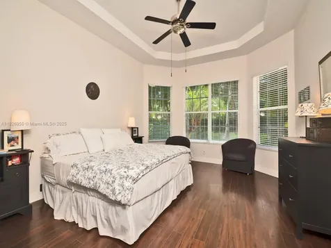 1995 Harbor View Circle Weston FL 33327
