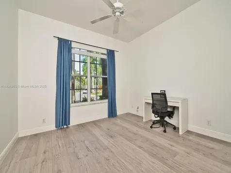 1995 Harbor View Circle Weston FL 33327
