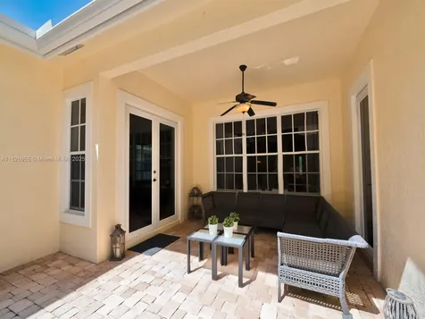 1995 Harbor View Circle Weston FL 33327