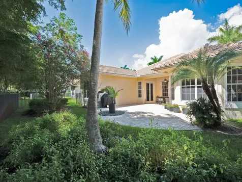 1995 Harbor View Circle Weston FL 33327