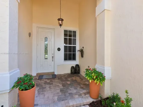 1995 Harbor View Circle Weston FL 33327
