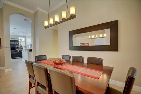 1995 Harbor View Circle Weston FL 33327