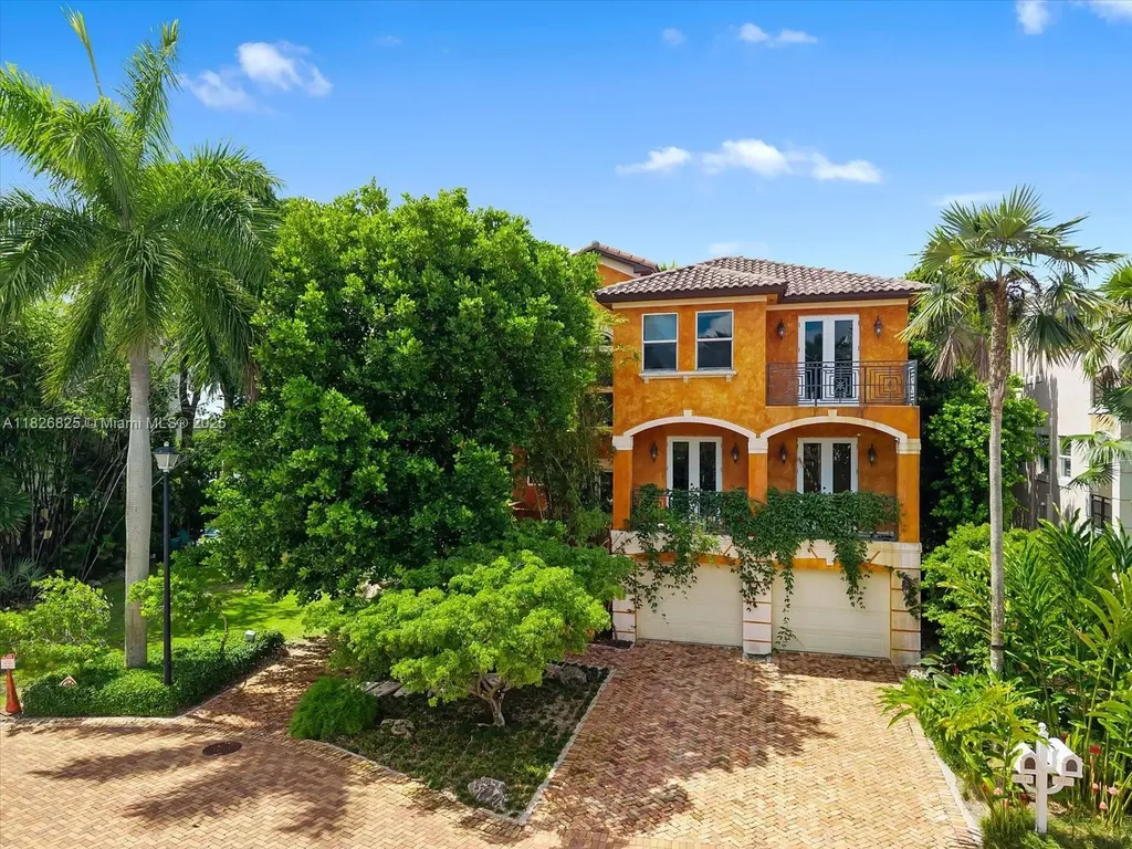 5843 Paradise Point Drive Palmetto Bay FL 33157
