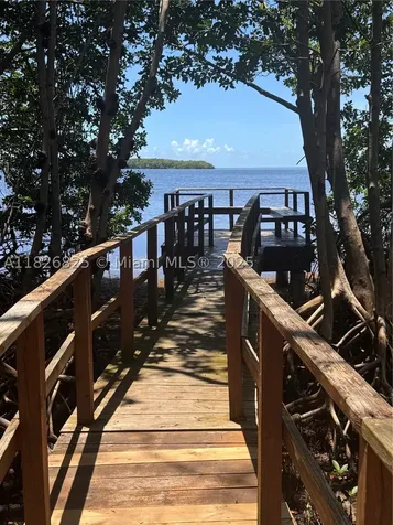 5843 Paradise Point Drive Palmetto Bay FL 33157