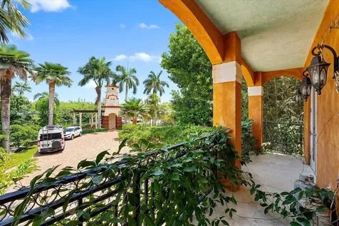 5843 Paradise Point Drive Palmetto Bay FL 33157
