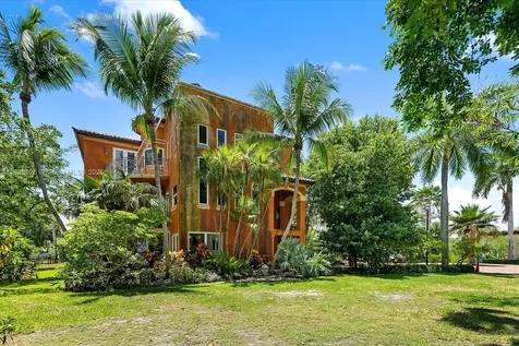 5843 Paradise Point Drive Palmetto Bay FL 33157