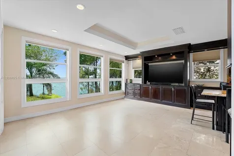 5843 Paradise Point Drive Palmetto Bay FL 33157