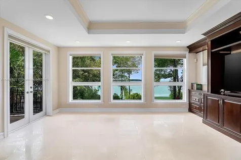 5843 Paradise Point Drive Palmetto Bay FL 33157