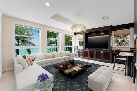 5843 Paradise Point Drive Palmetto Bay FL 33157