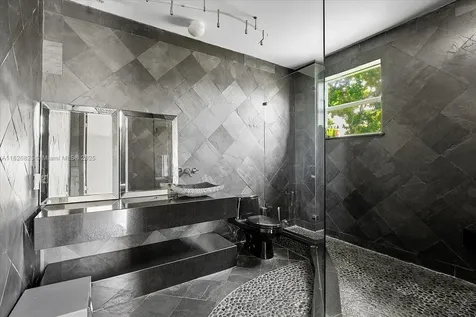 5843 Paradise Point Drive Palmetto Bay FL 33157