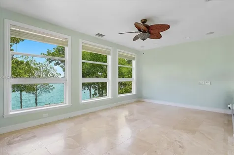 5843 Paradise Point Drive Palmetto Bay FL 33157