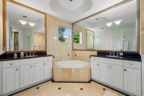5843 Paradise Point Drive Palmetto Bay FL 33157