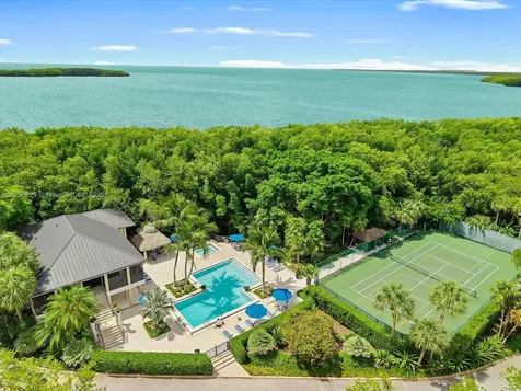 5843 Paradise Point Drive Palmetto Bay FL 33157