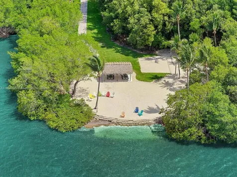 5843 Paradise Point Drive Palmetto Bay FL 33157