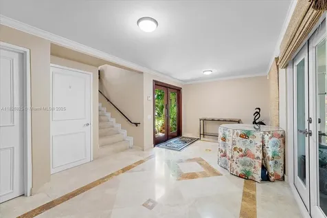 5843 Paradise Point Drive Palmetto Bay FL 33157