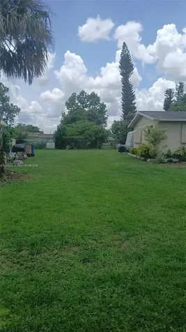 506 York Road Lehigh Acres FL 33936