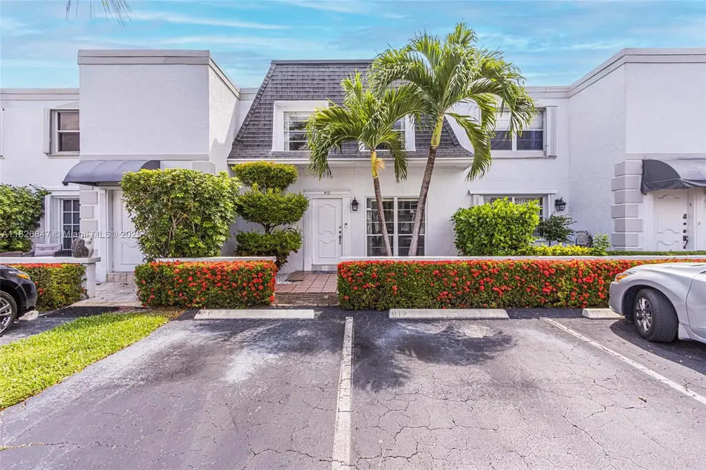 912 NE 27th Avenue Hallandale Beach FL 33009
