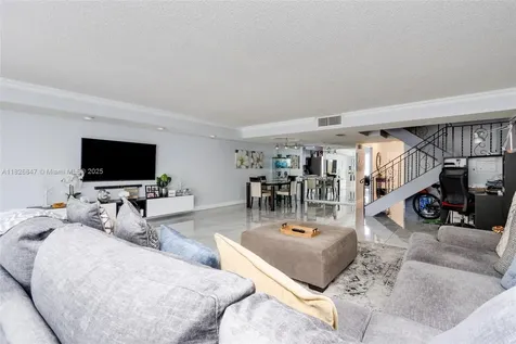 912 NE 27th Avenue Hallandale Beach FL 33009
