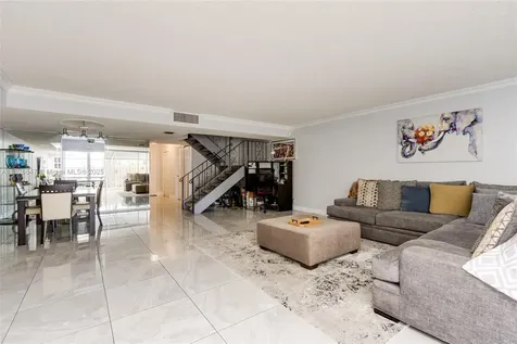 912 NE 27th Avenue Hallandale Beach FL 33009