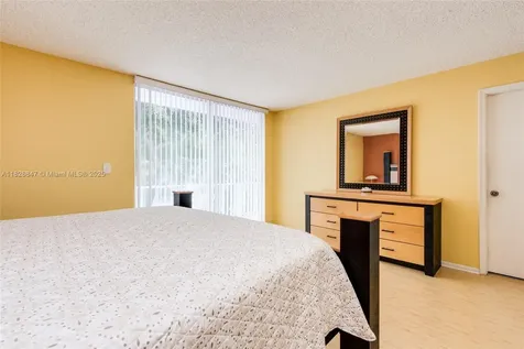 912 NE 27th Avenue Hallandale Beach FL 33009