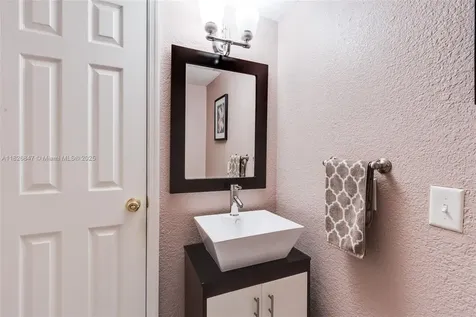 912 NE 27th Avenue Hallandale Beach FL 33009