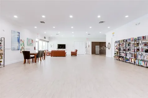 912 NE 27th Avenue Hallandale Beach FL 33009