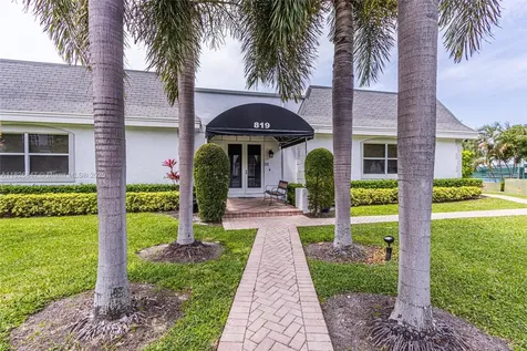912 NE 27th Avenue Hallandale Beach FL 33009