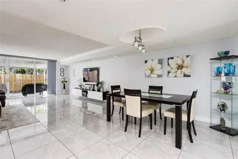 912 NE 27th Avenue Hallandale Beach FL 33009