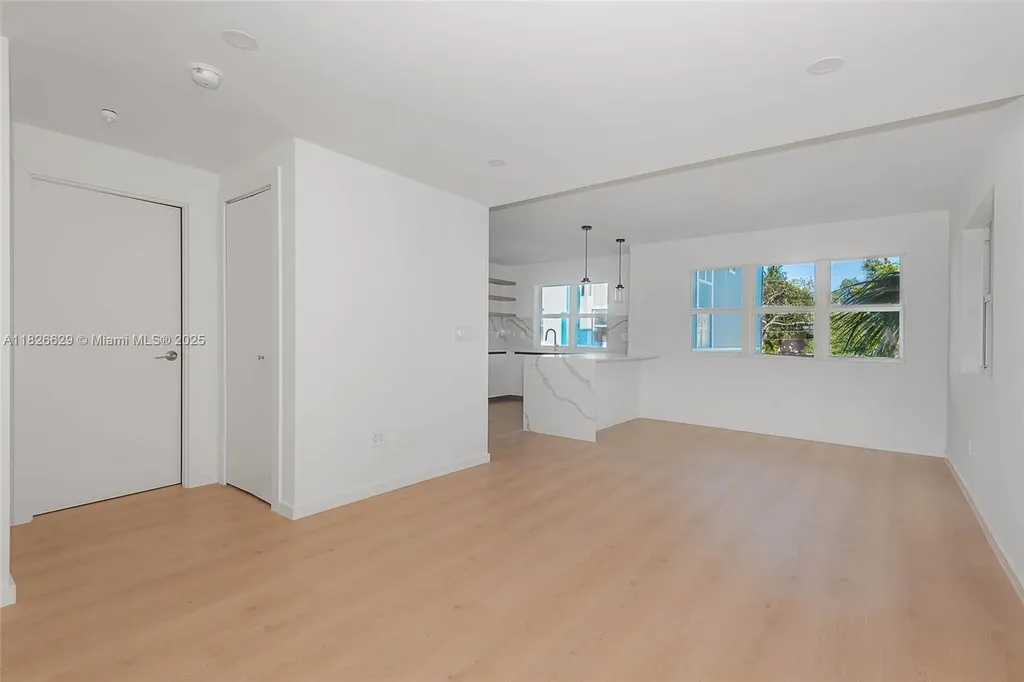 854 SE 12 Court Fort Lauderdale FL 33316