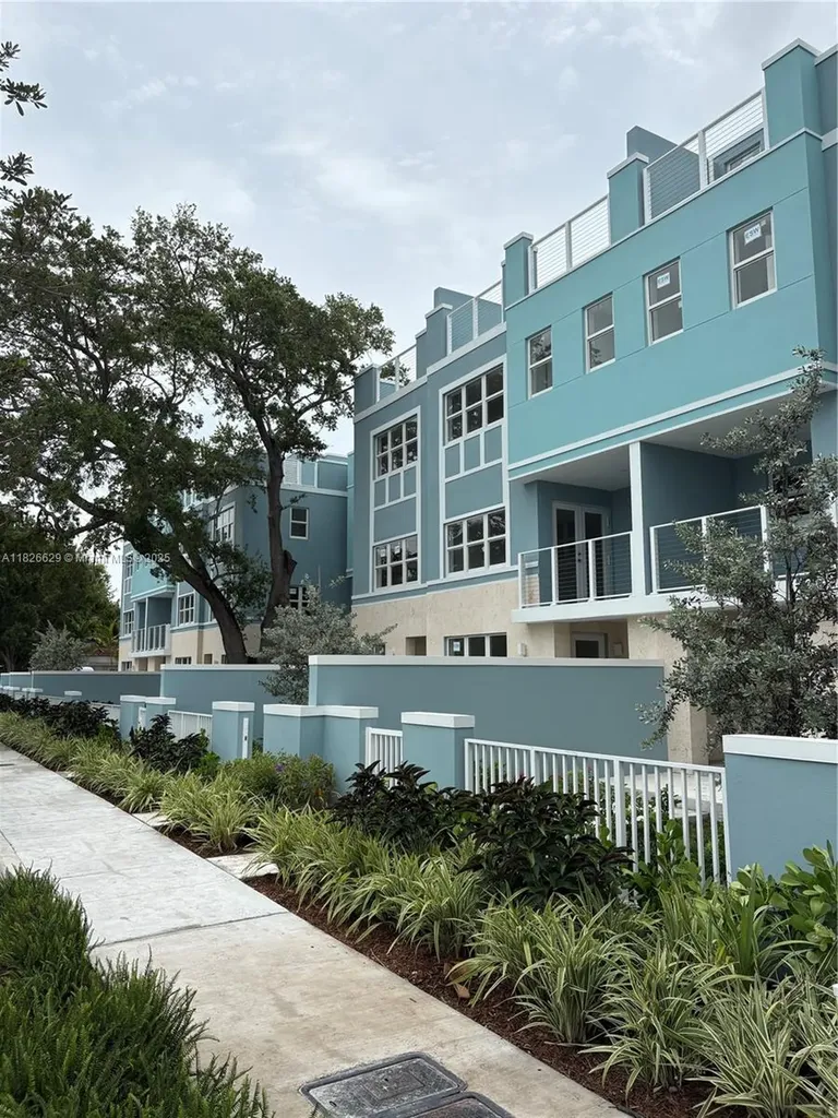 854 SE 12 Court Fort Lauderdale FL 33316