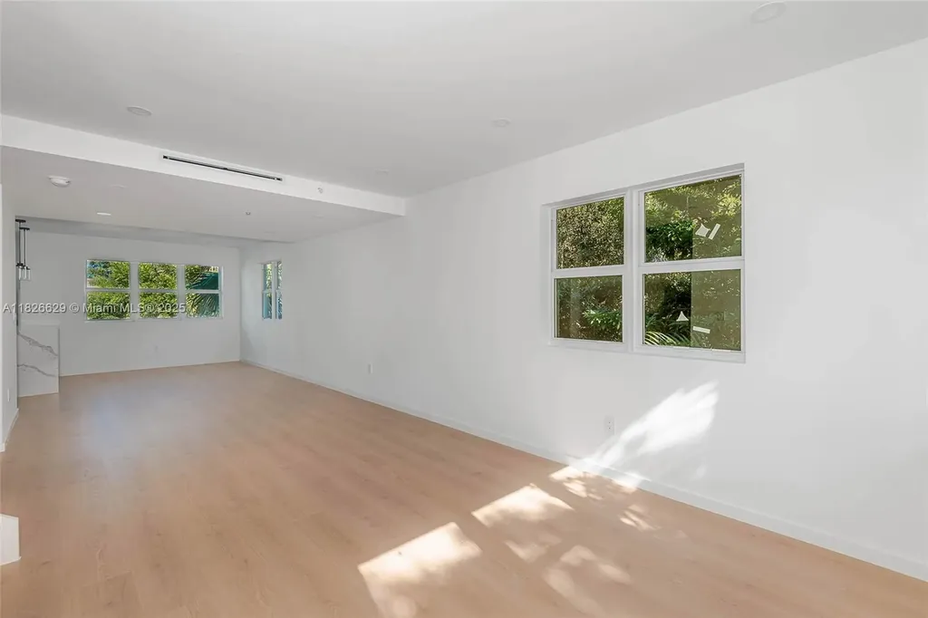 854 SE 12 Court Fort Lauderdale FL 33316