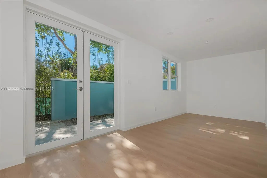 854 SE 12 Court Fort Lauderdale FL 33316