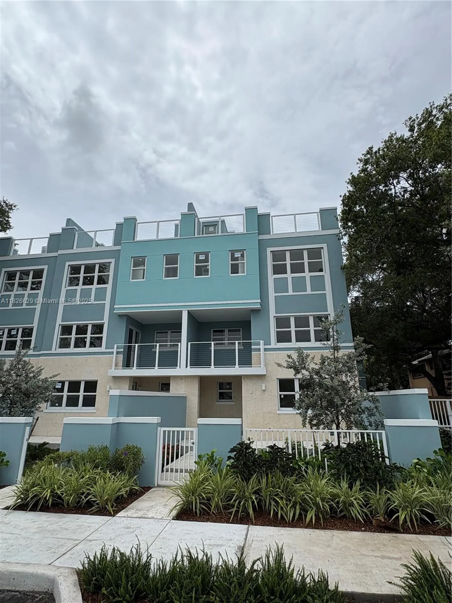 854 SE 12 Court Fort Lauderdale FL 33316