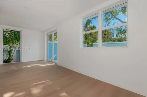 854 SE 12 Court Fort Lauderdale FL 33316