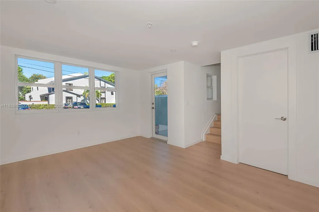 824 SE 12 Court Fort Lauderdale FL 33316