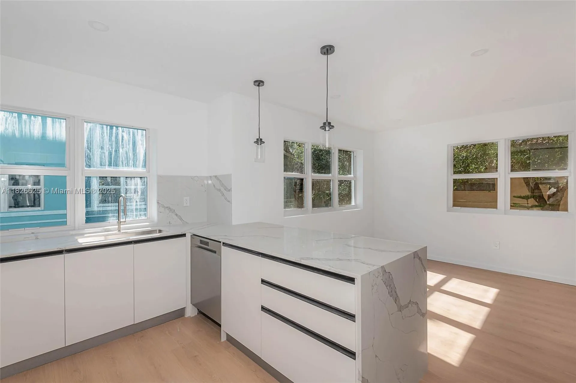 824 SE 12 Court Fort Lauderdale FL 33316