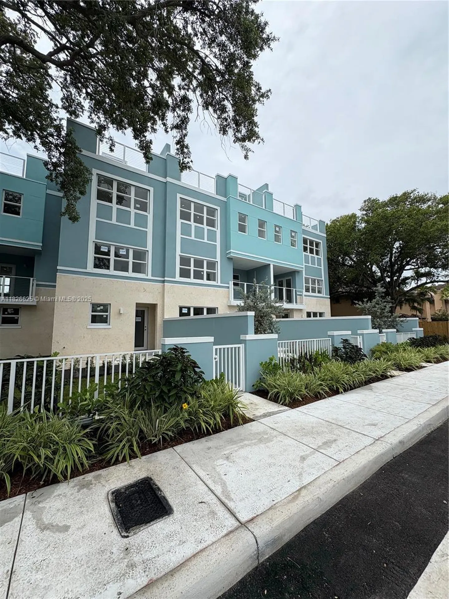 824 SE 12 Court Fort Lauderdale FL 33316