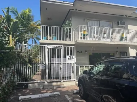 921 Meridian Avenue Miami Beach FL 33139