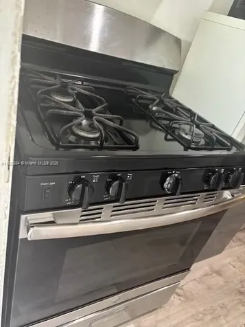 921 Meridian Avenue Miami Beach FL 33139