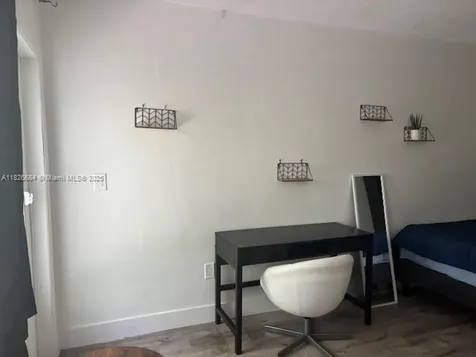 921 Meridian Avenue Miami Beach FL 33139