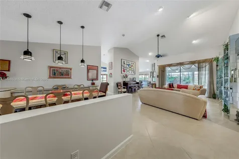 10070 NW 10th Street Plantation FL 33322