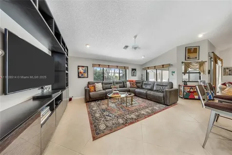 10070 NW 10th Street Plantation FL 33322