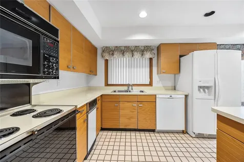 7824 SW 118th Court Miami FL 33183