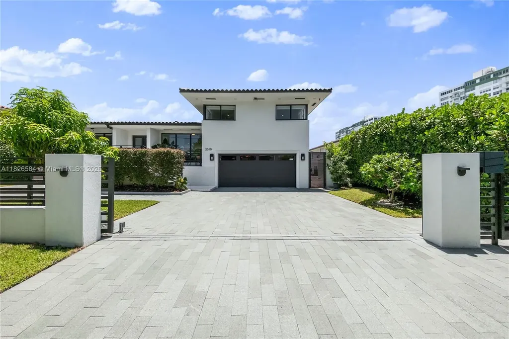 2010 NE 122nd Road North Miami FL 33181