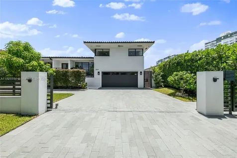 2010 NE 122nd Road North Miami FL 33181