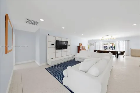 2010 NE 122nd Road North Miami FL 33181