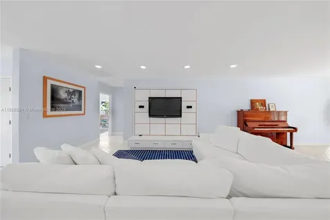 2010 NE 122nd Road North Miami FL 33181