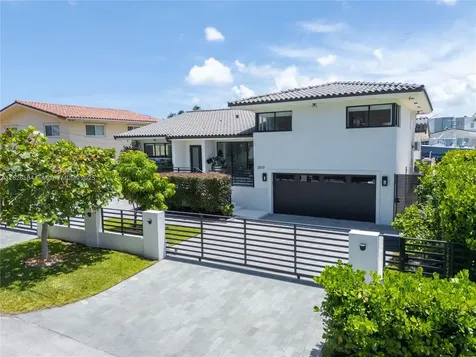 2010 NE 122nd Road North Miami FL 33181