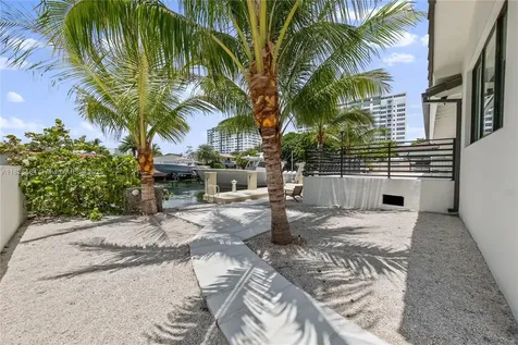 2010 NE 122nd Road North Miami FL 33181